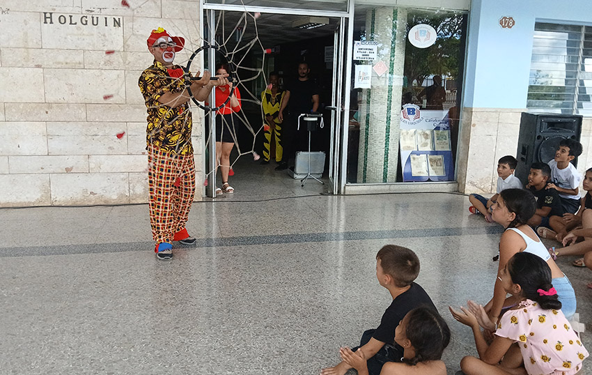 El teatro llena las calles en Romerías
