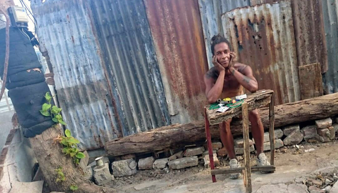 Yanoski Suárez: mirar, performar, ejercer la acción