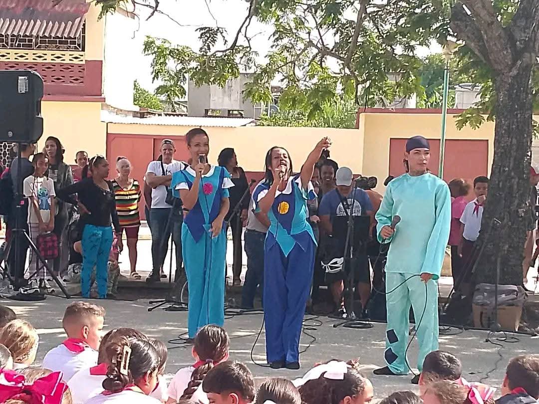 Holguín: Las artes escénicas al corazón del barrio  